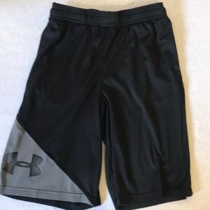 Under Armour youth boys large shorts
